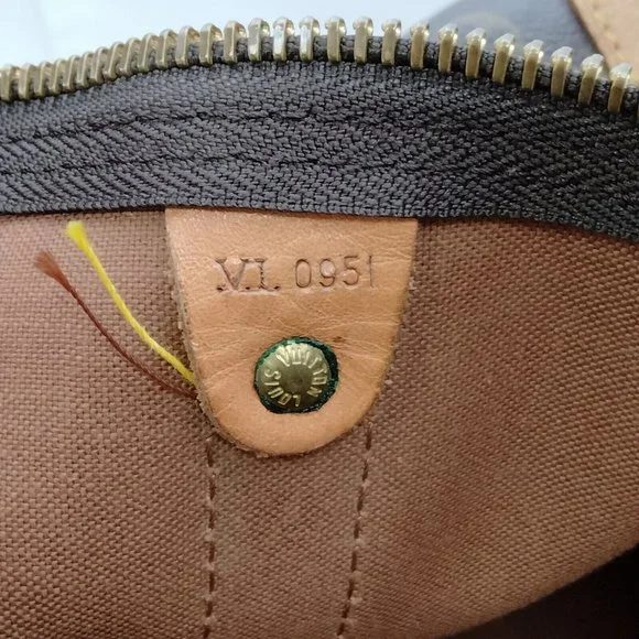 LOUIS VUITTON KEEPALL 60 BANDOULIERE TRAVEL BAG MONOGRAM - Picture 9 of 12